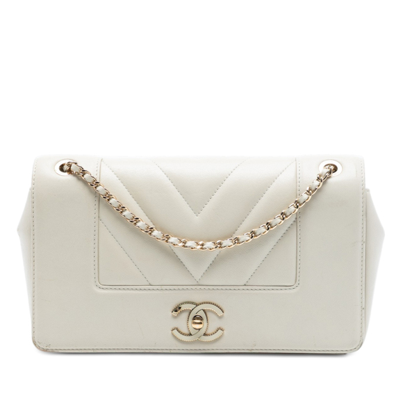 Chanel Handbags - Pre-Loved Chanel Medium Chevron Sheepskin Mademoiselle Vintage Flap